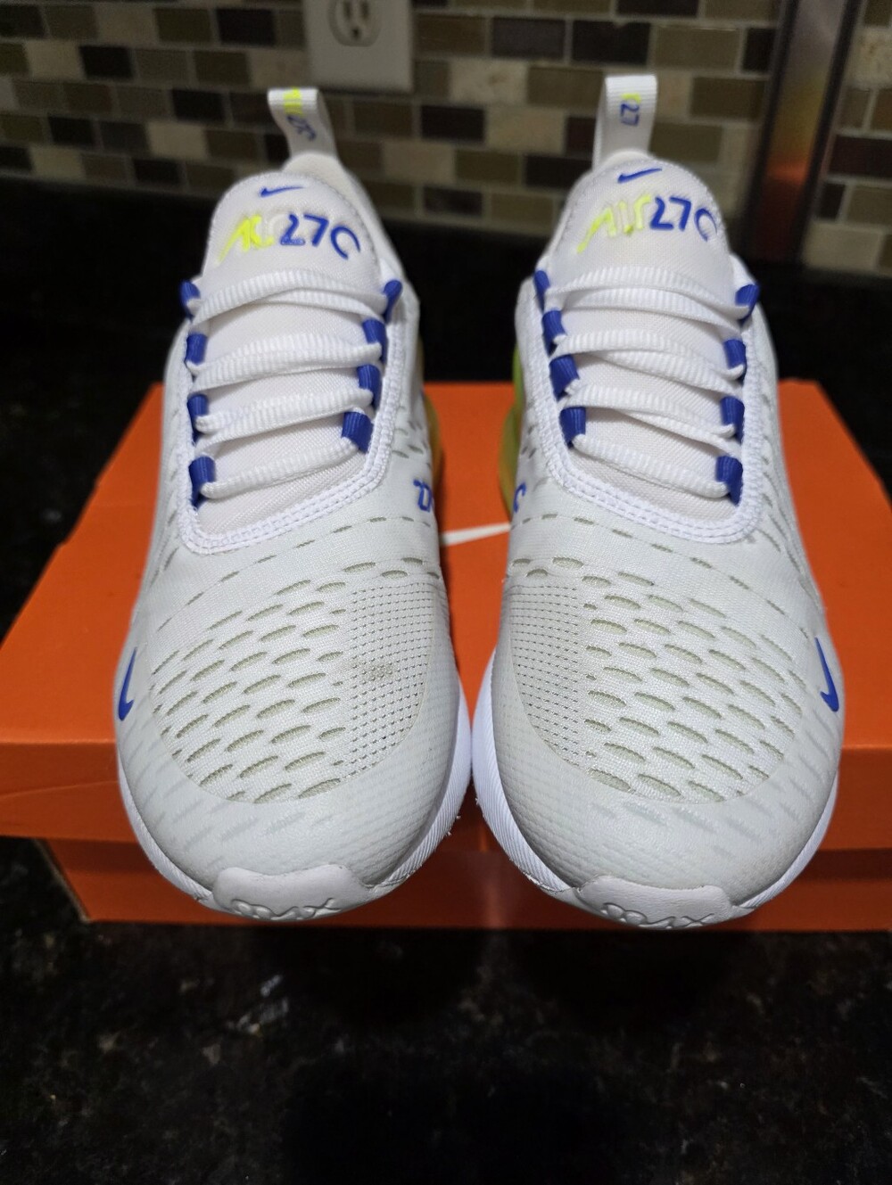 Nike Air Max 270 ♤ Wmns 5.5 / 4Y ♤ HJ9237-100 - Picture 3 of 6